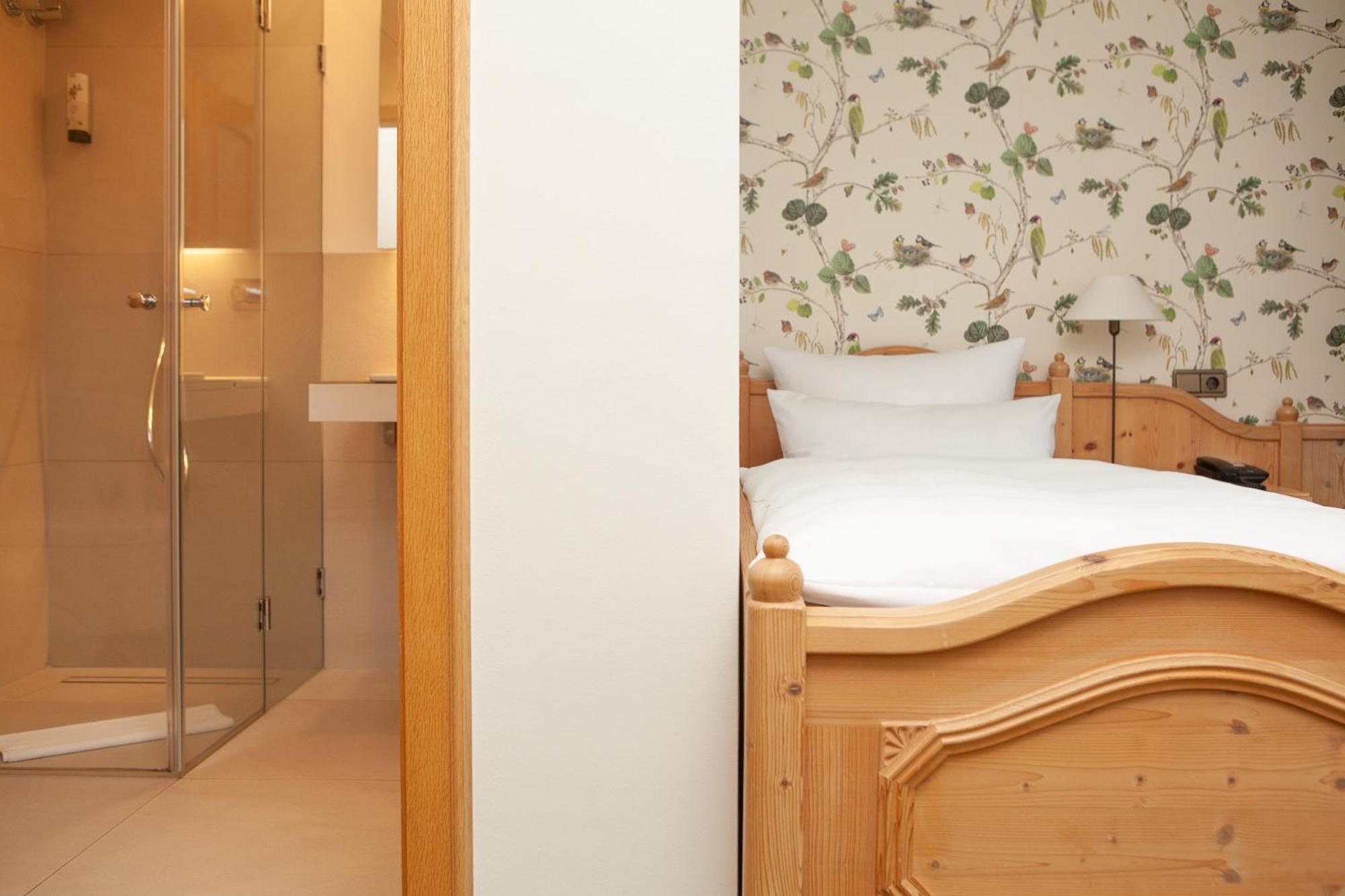 Hotel Elfbuchen Kassel Esterno foto